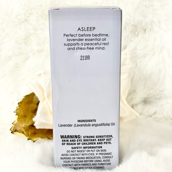New w/tag AROMASCAPE 100% ESSENTIAL OIL LAVENDER ASLEEP Supports peaceful sleep - Picture 2 of 4